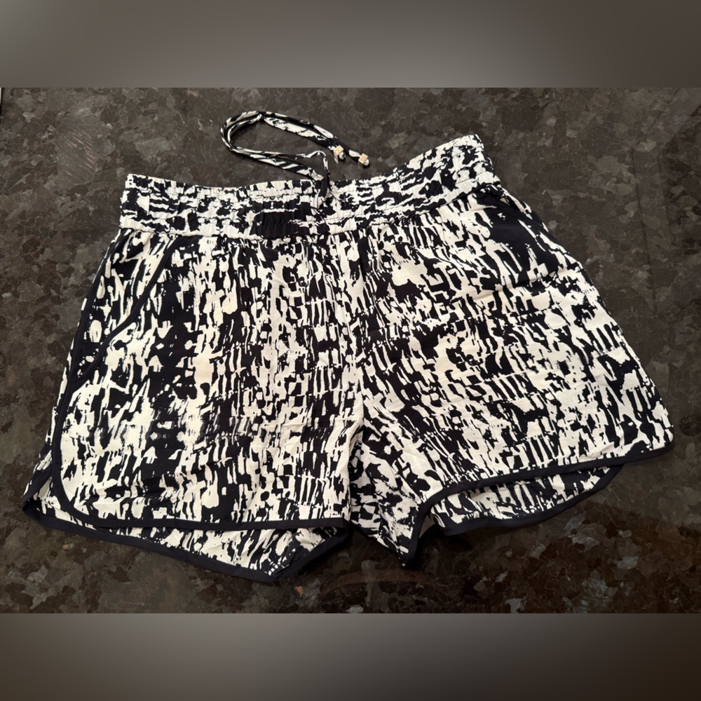 INTERMIX Black and White Abstract Texture print Silk Shorts
